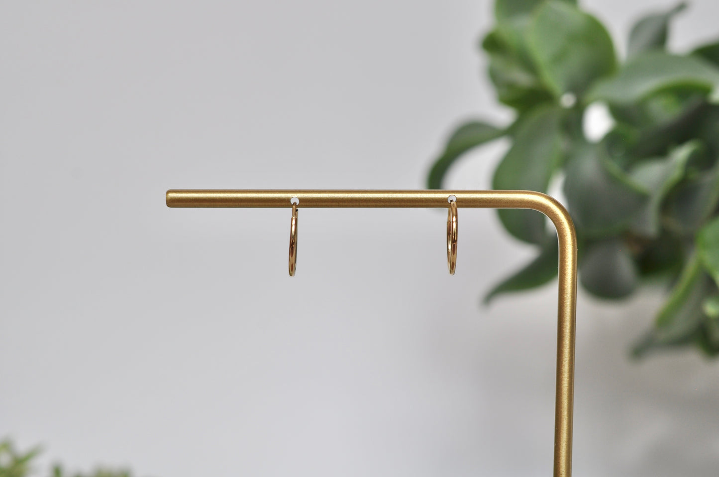 Endless hoop earring set in 14kt yellow gold, 1mm thick, 12mm in length