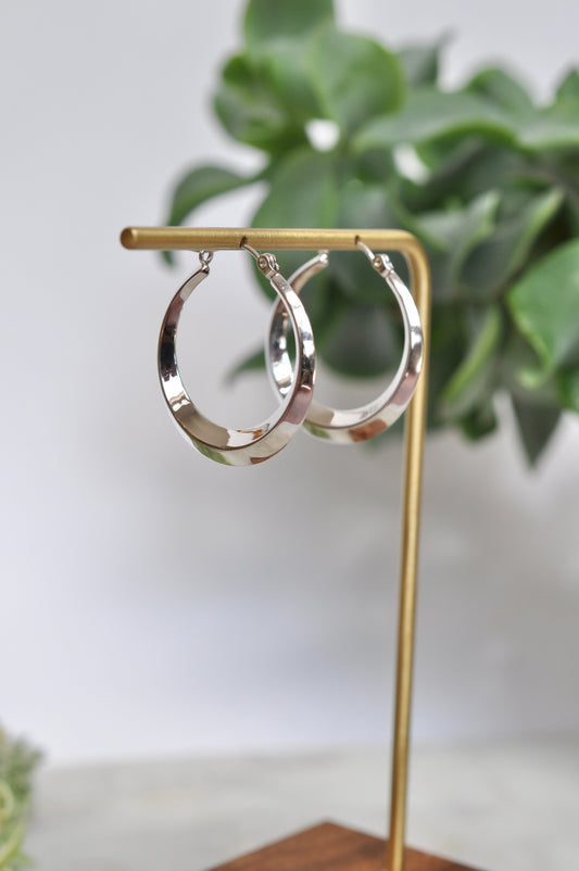 14kt white gold knife edge hollow hoop earrings, 29mm diameter, 2.54g