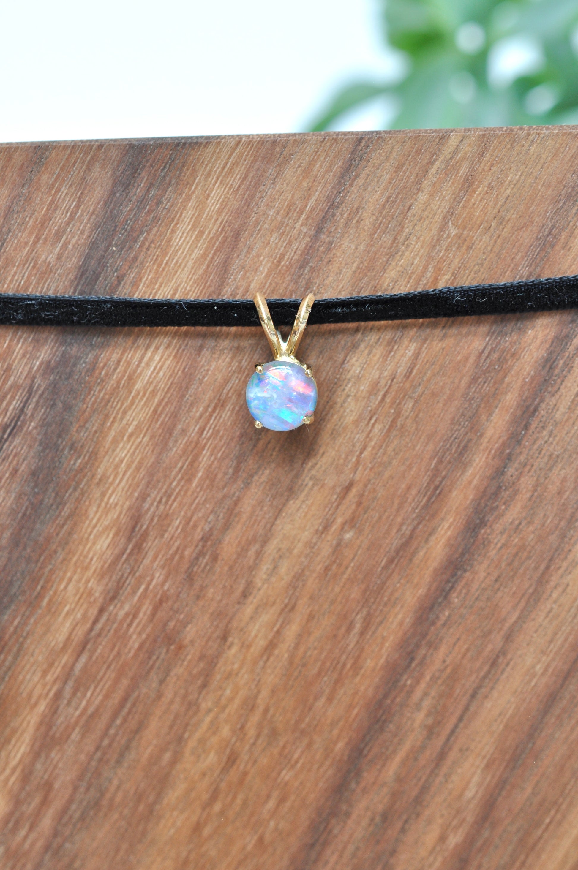 Natural Opal pendant (triplet) with gorgeous blue hues and pink fire in 14kt yellow gold, 7.8mm