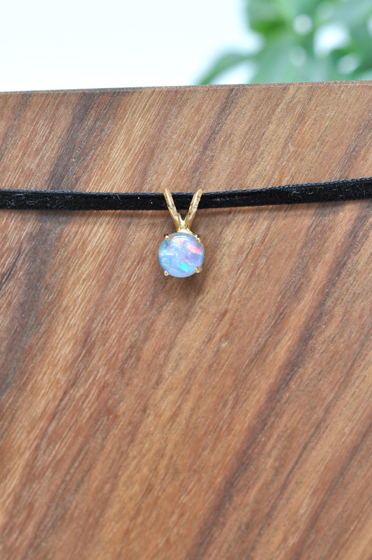 Natural Opal pendant (triplet) with gorgeous blue hues and pink fire in 14kt yellow gold, 7.8mm