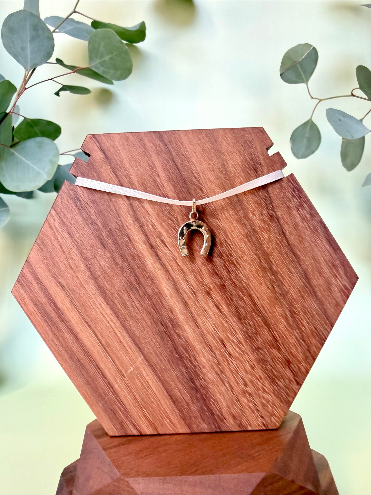 Yellow Gold Horseshoe Pendant