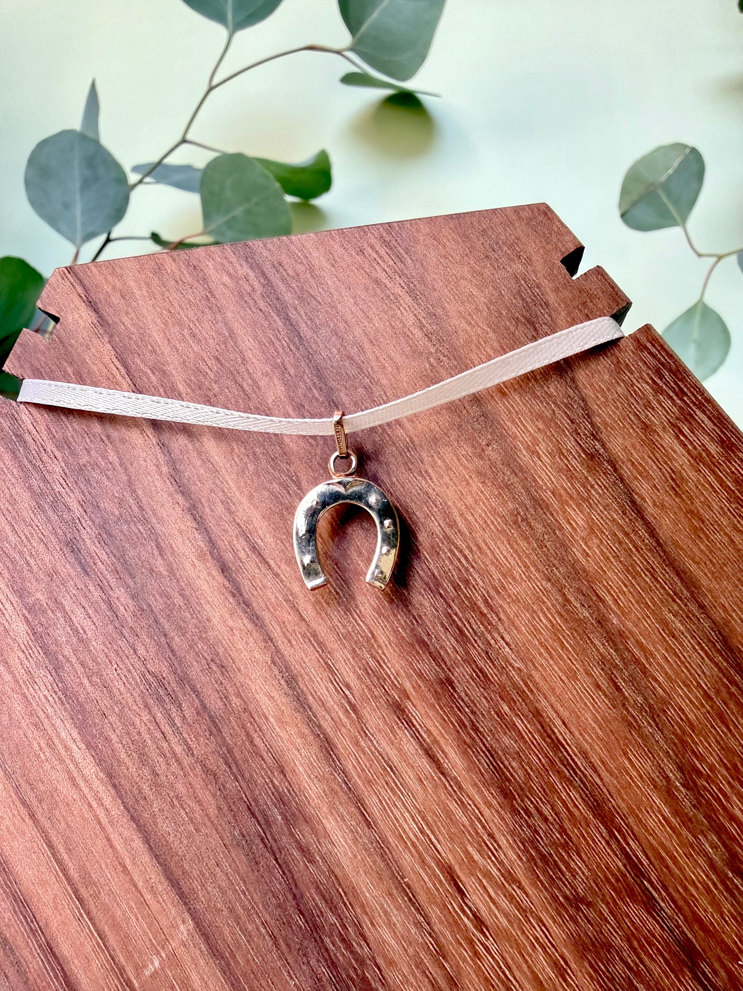 Yellow Gold Horseshoe Pendant