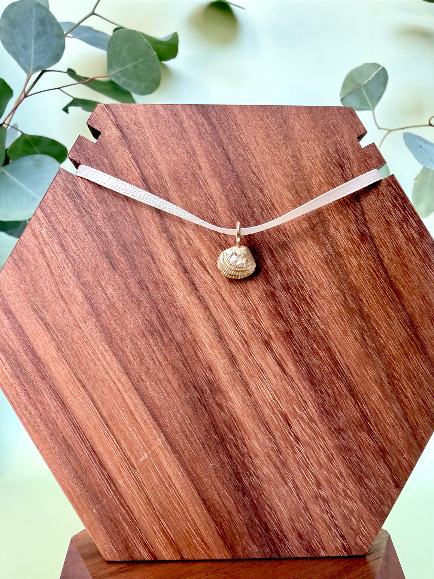 Yellow Gold Seashell Pendant