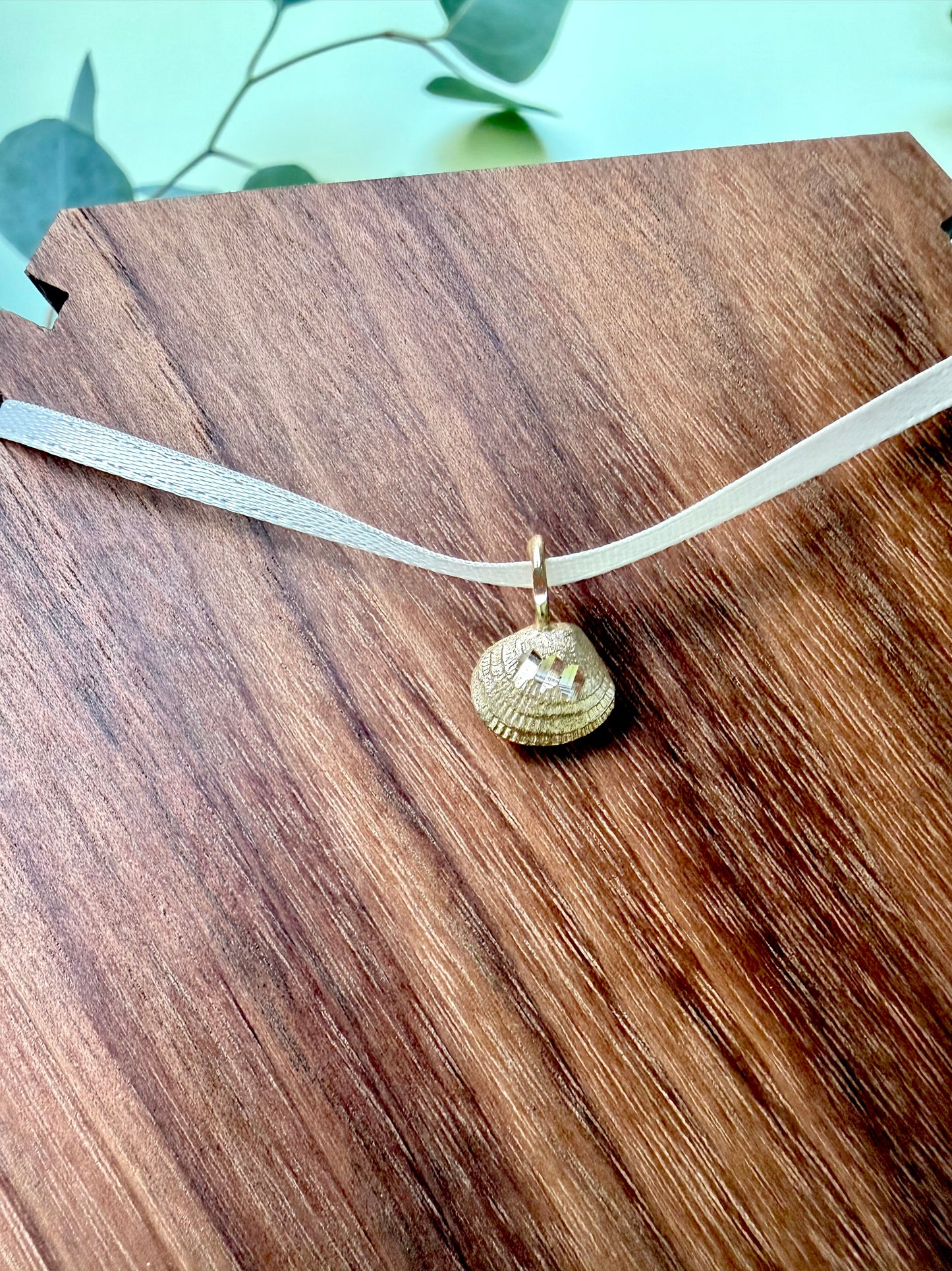 Yellow Gold Seashell Pendant