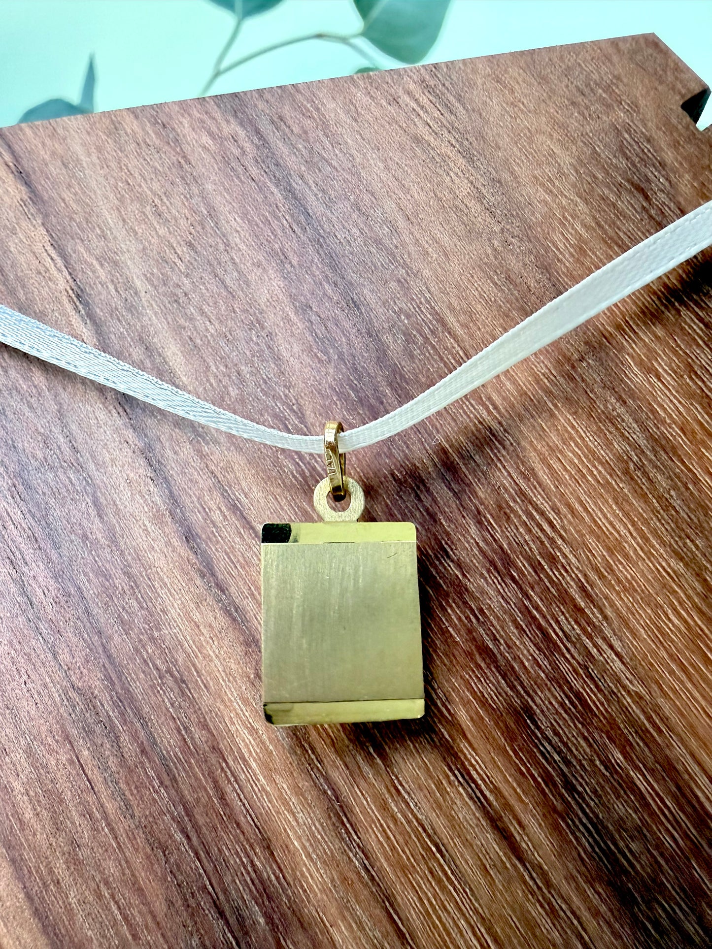 Yellow Gold Engravable Tablet Pendant