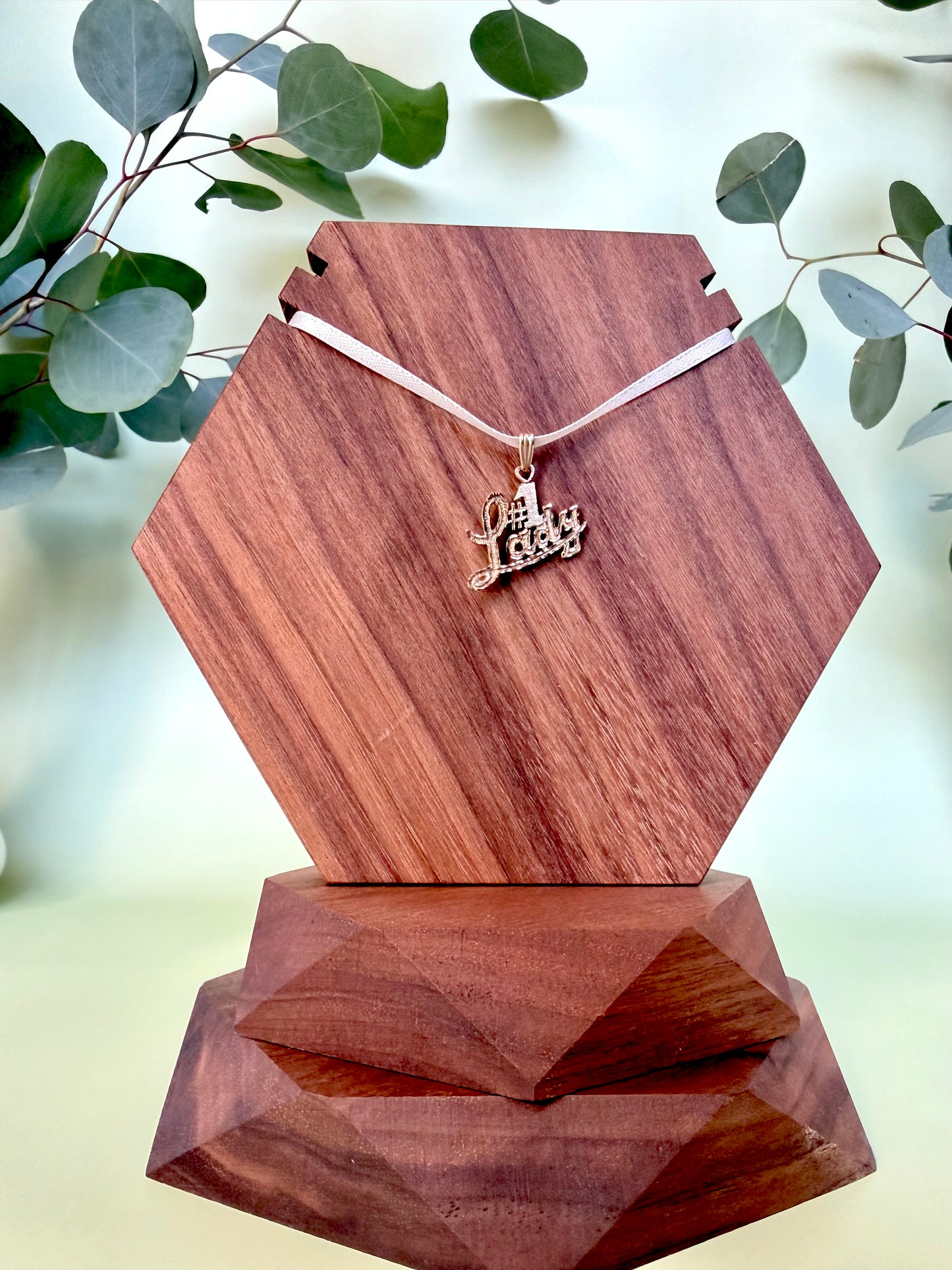 #1 Lady Pendant in Yellow Gold