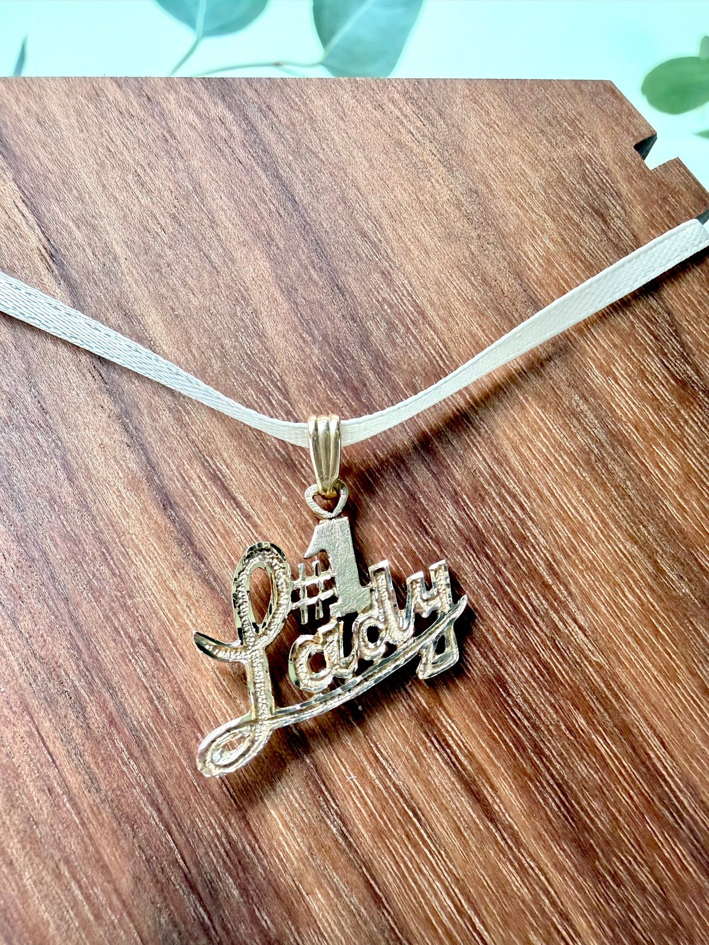 #1 Lady Pendant in Yellow Gold