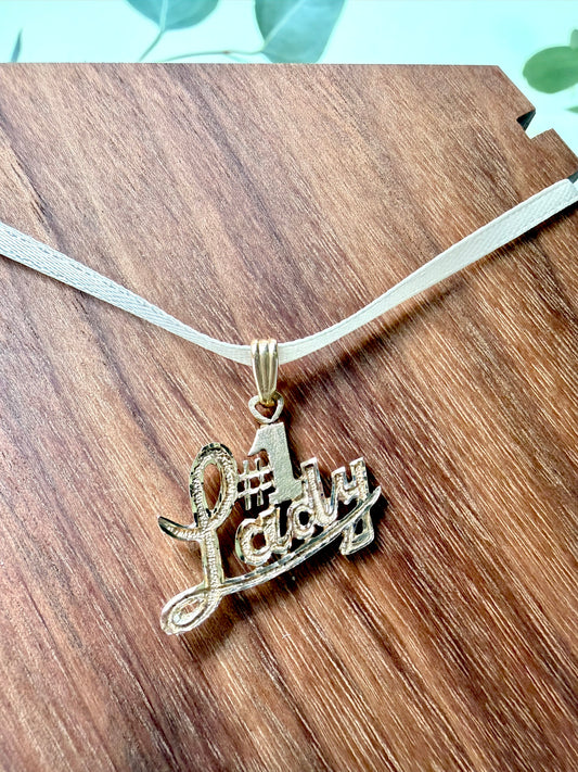 #1 Lady Pendant in Yellow Gold