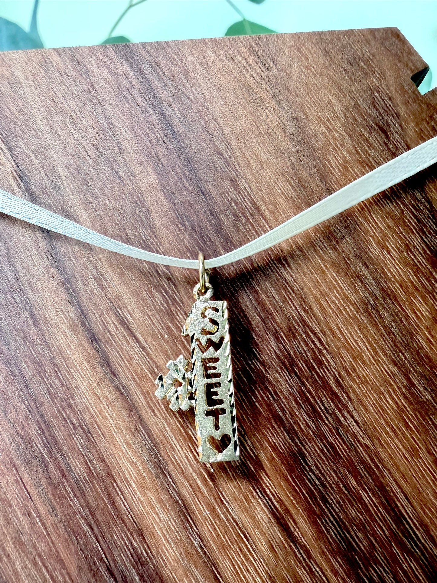 #1 Sweet Heart Pendant in Yellow Gold