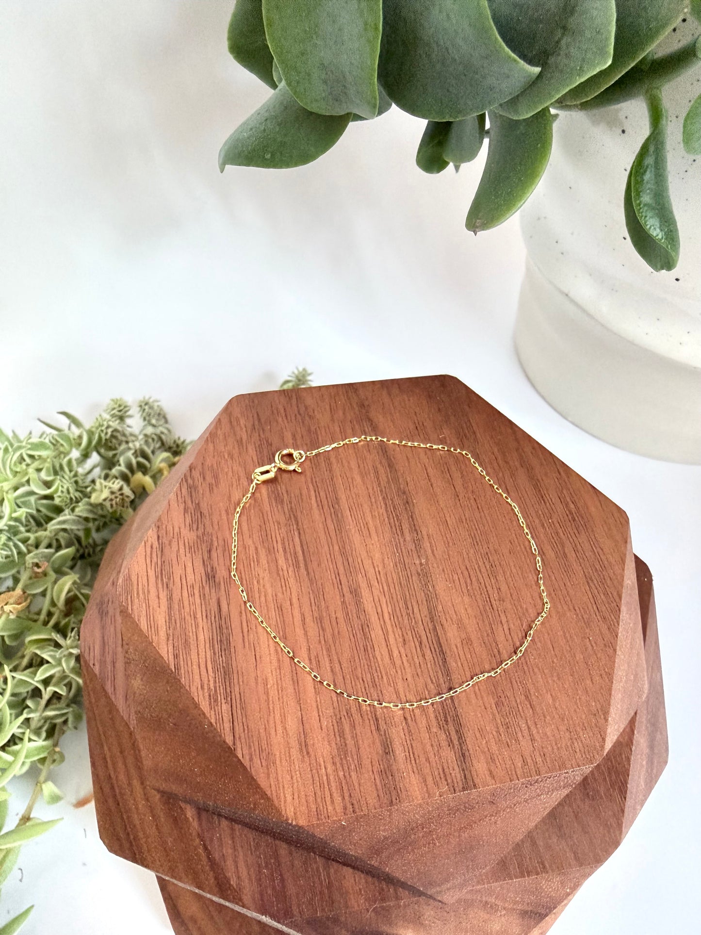 Diamond cut paperclip style Forzentina chain 14kt yellow gold bracelet, .85mm thick, 7 inches long, with spring ring clasp