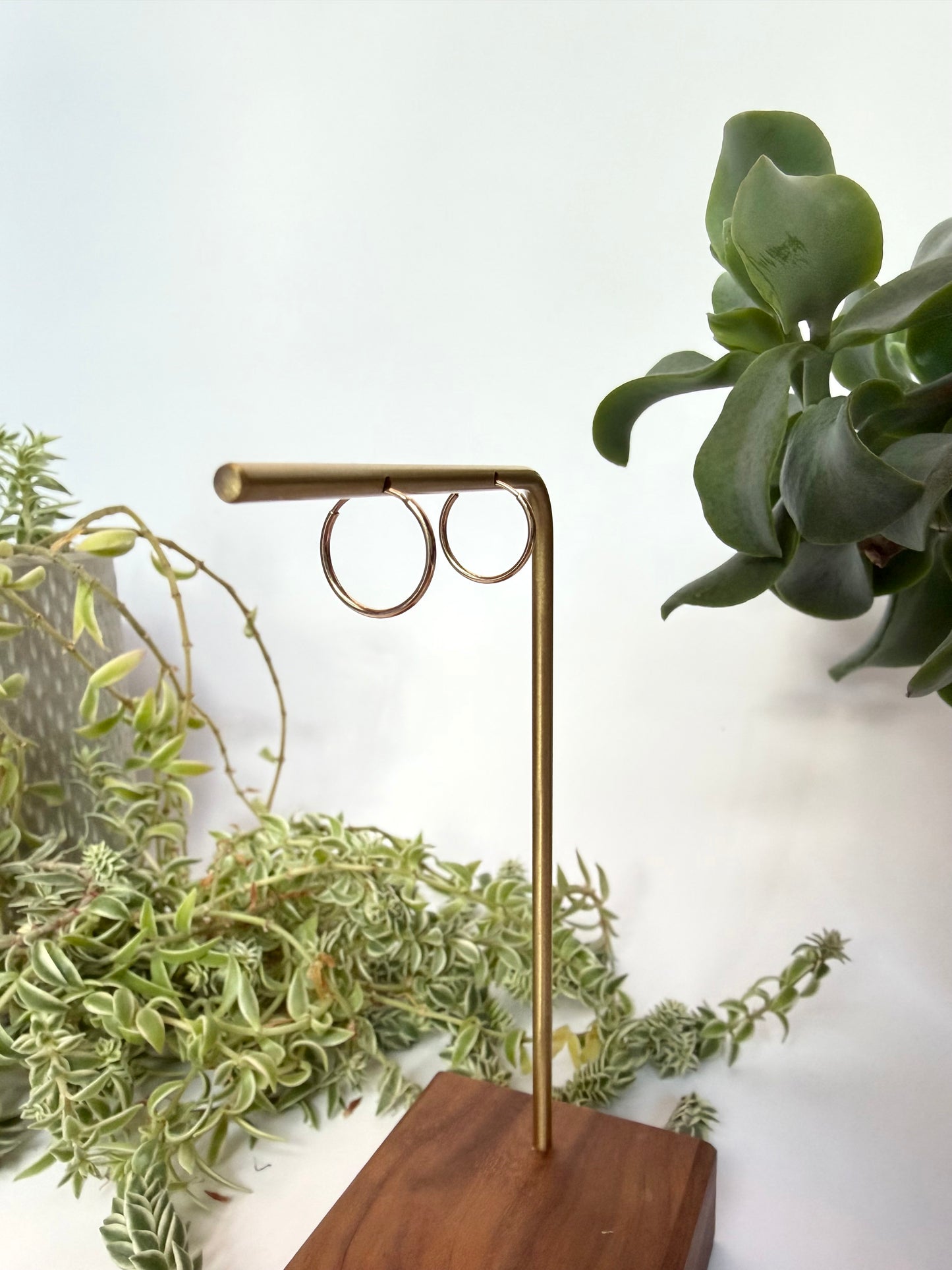 Endless hoop earring set in 14kt yellow gold, 1mm thick, 12mm in length
