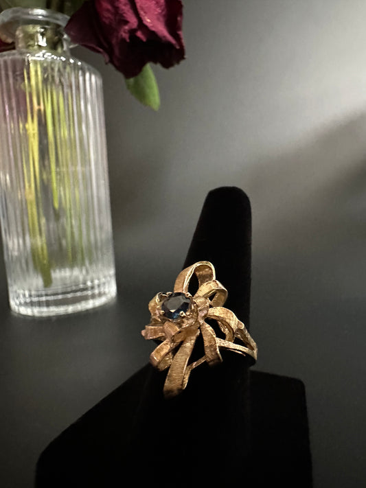 Sapphire Ring in Ribbon Setting