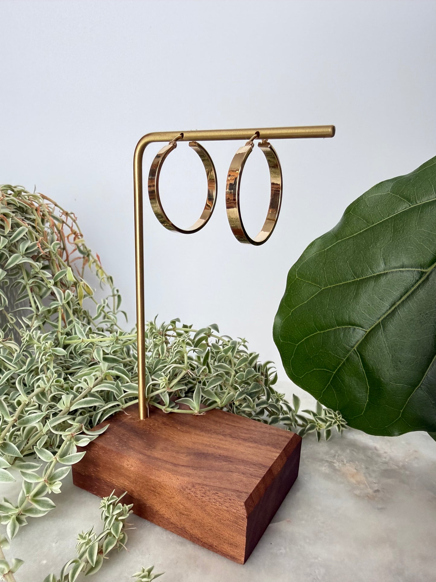 Flat Hoop Earrings in Yellow Gold