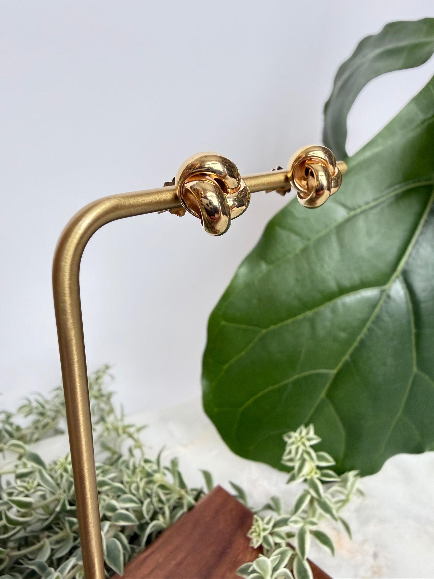 Knot Stud Earrings in Yellow Gold