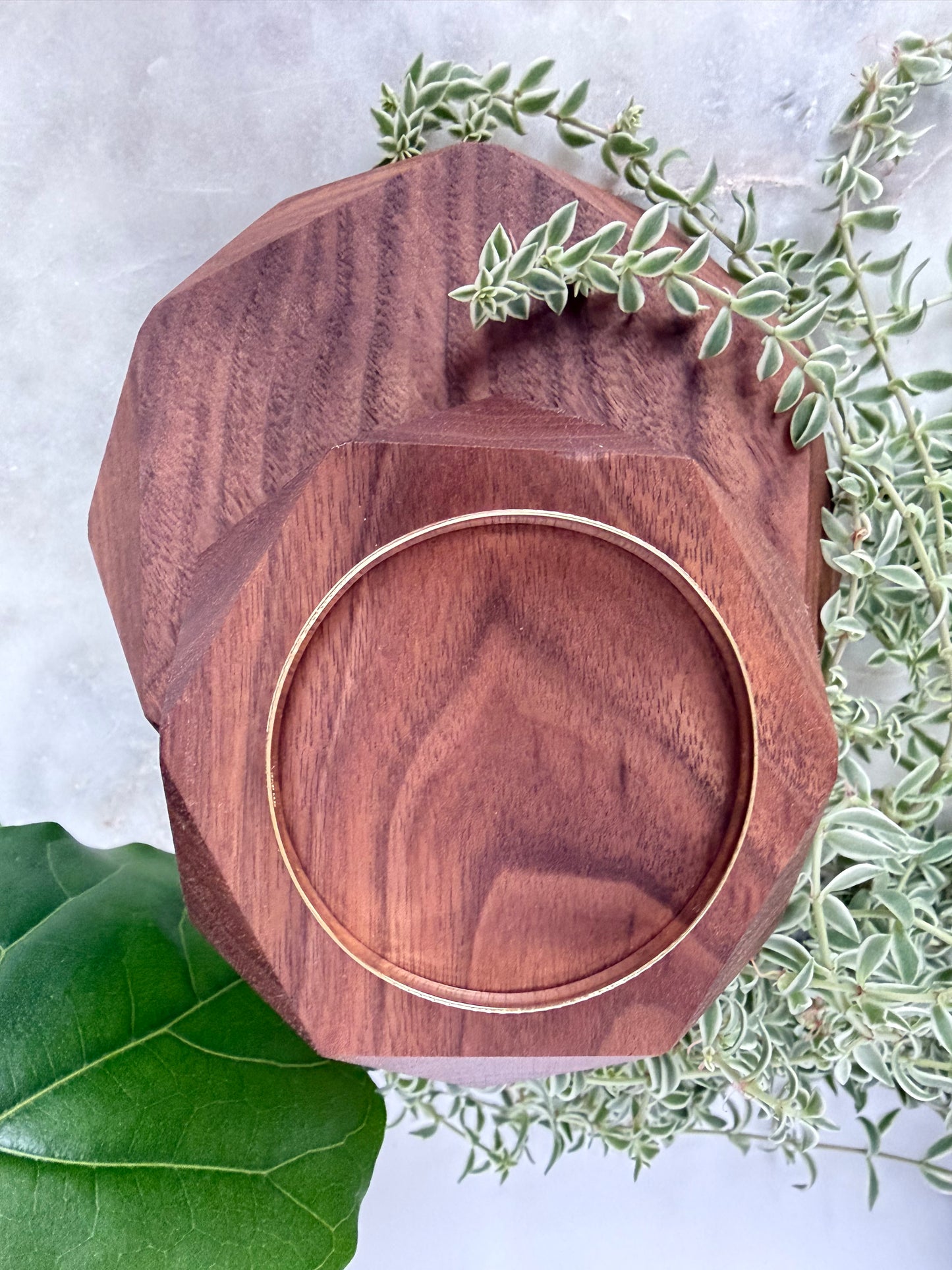 Bangle with Geometric Detailing